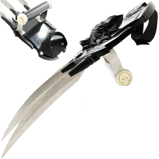 3 Bladed Fantasy Beast Hand Claw Spiked Dagger