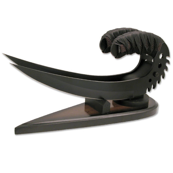 Chronicles of Riddick Claw Dagger Saber Knife with Display Stand